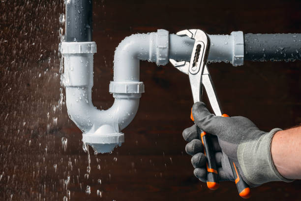 Professional Leak Detection technician working in Old Appleton, MO